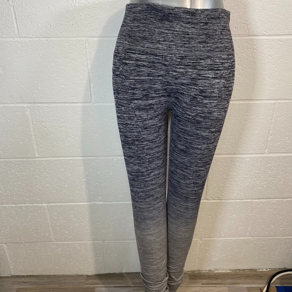 Itzon Gray Ombre Leggings